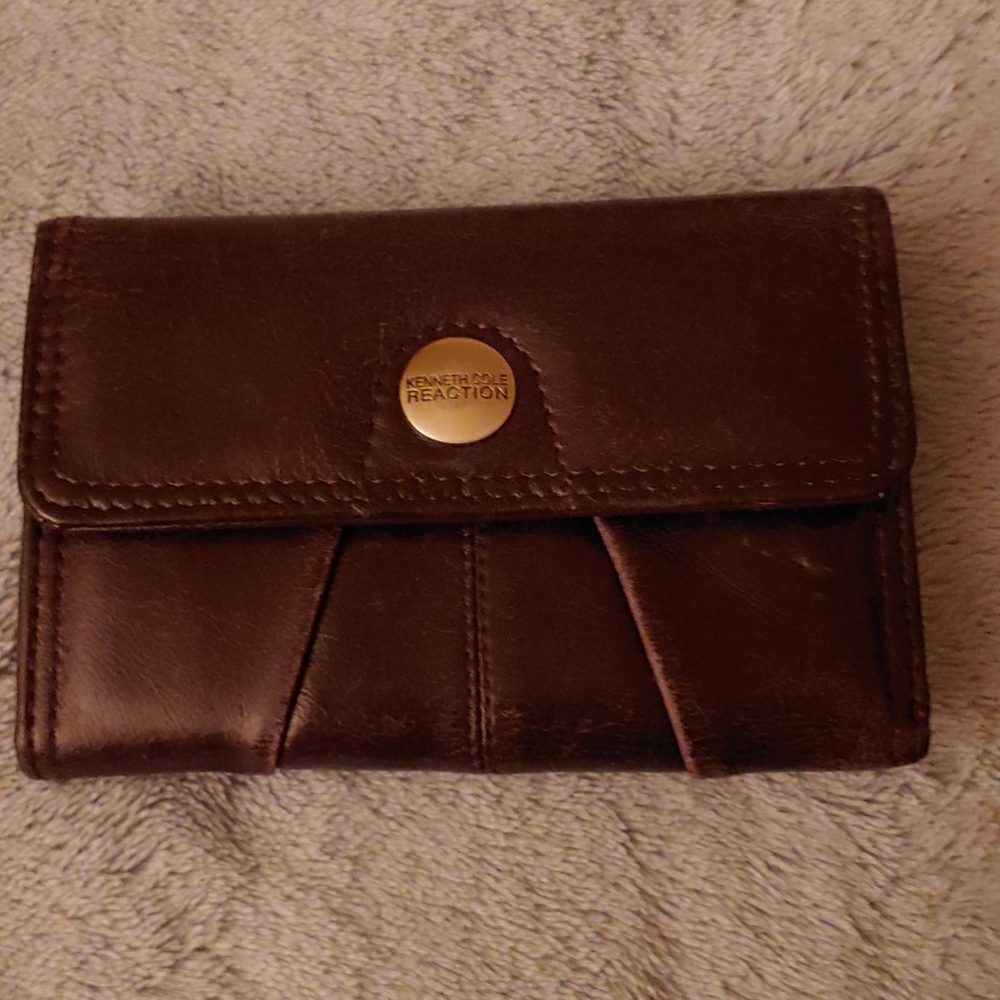 Kenneth Cole Reaction wallet purple leather